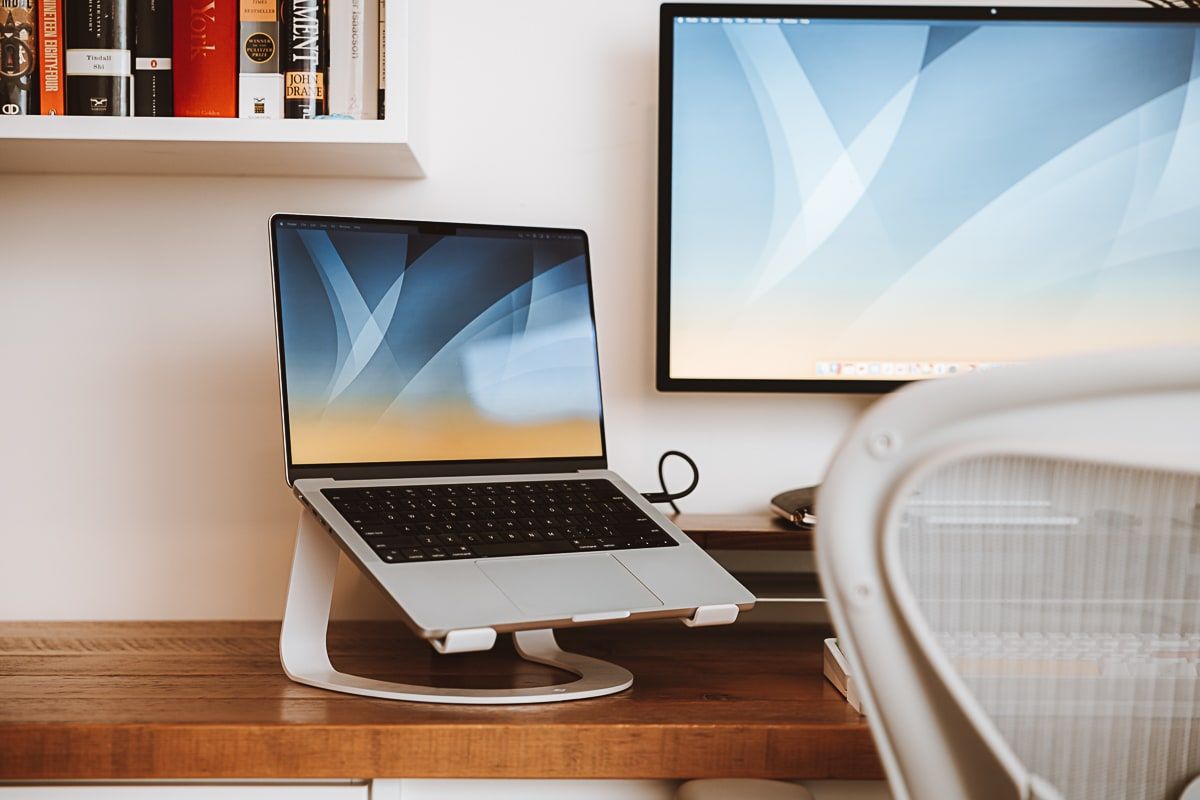Twelve South Launches More Affordable Curve SE Stand for Mac Notebooks -  MacRumors