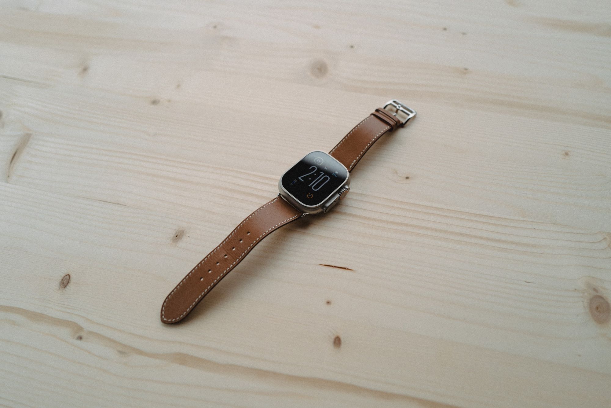 The Infinity Loops Honeymoon Suite Apple Watch Leather Band is the best knock-off Watch band I’ve ever come across. I actually think it’s genuine.