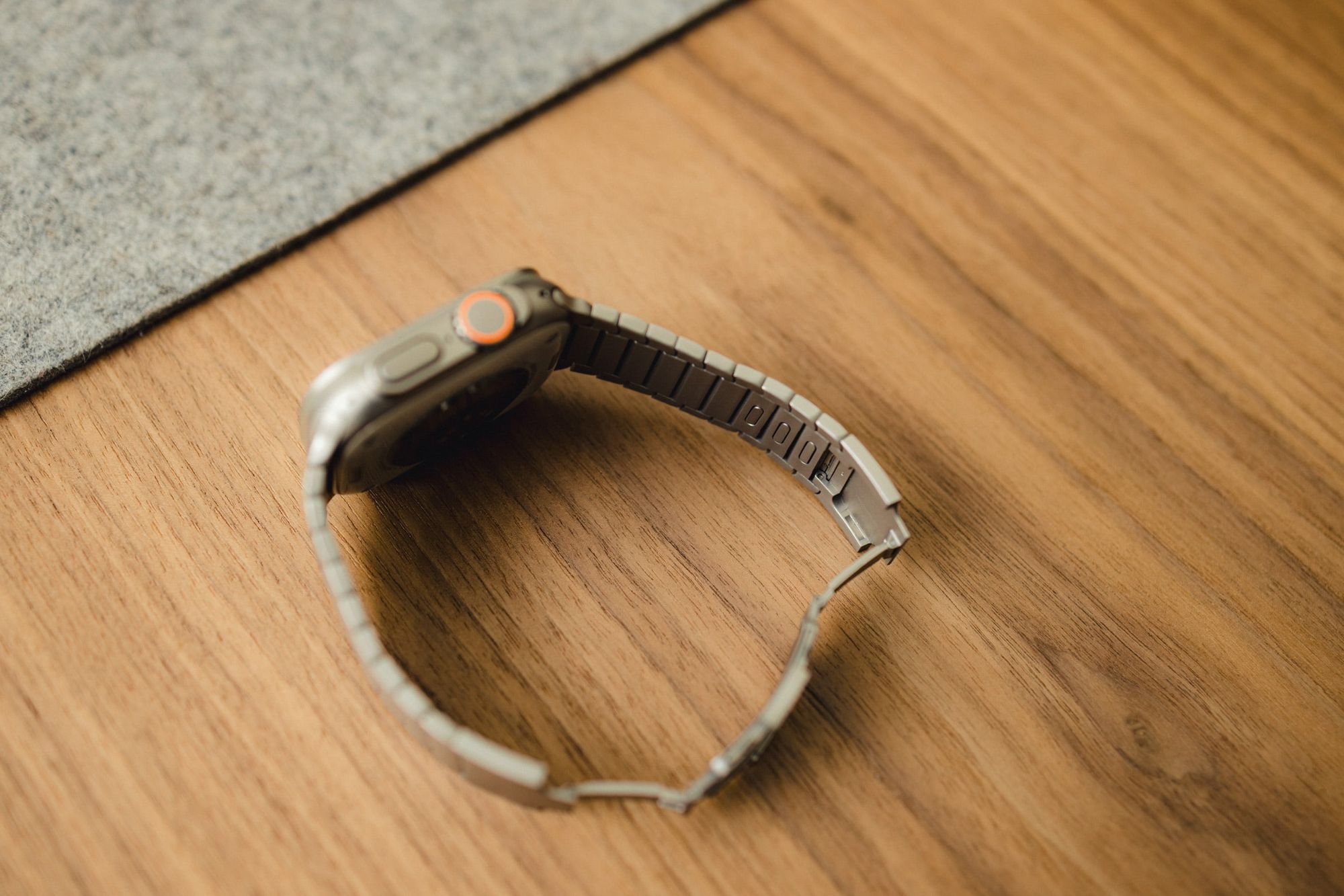 The Infinity Loops Titanium Link Bracelet Apple Watch Band