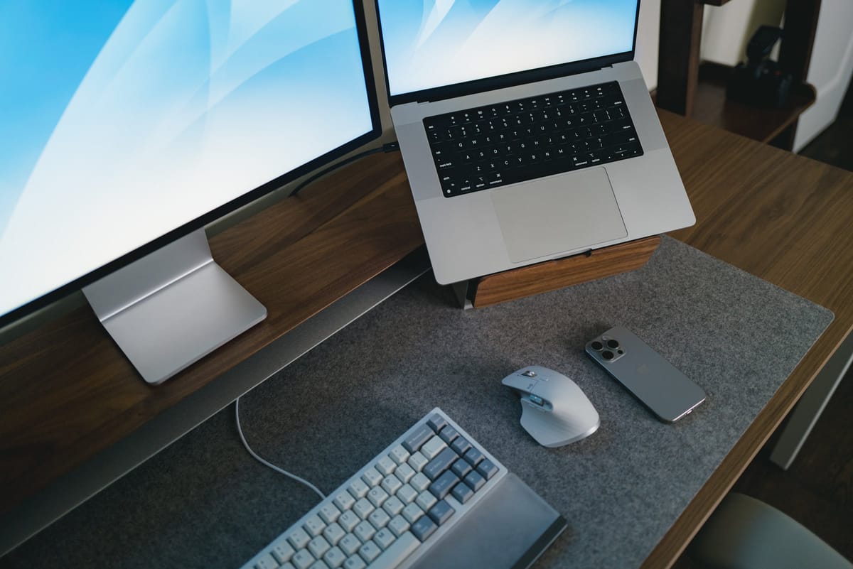 Grovemade-Laptop-Riser-5-1.jpg